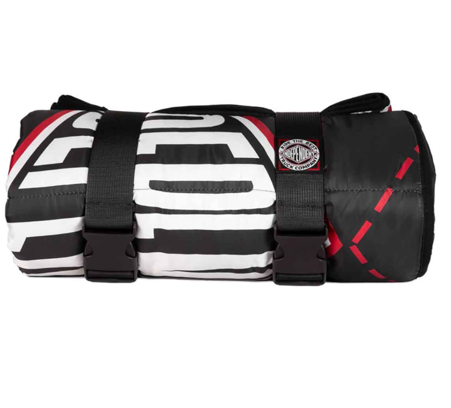 Independent BTG Pivot Quilted Blanket - Black/White/Red